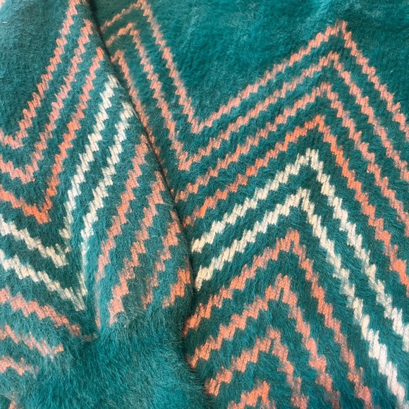 😍Arula Turquoise Chevron Sweater😍 - Picture 14 of 16